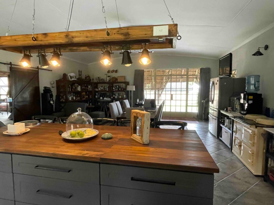 5 Bedroom Property for Sale in Oranjeville Free State